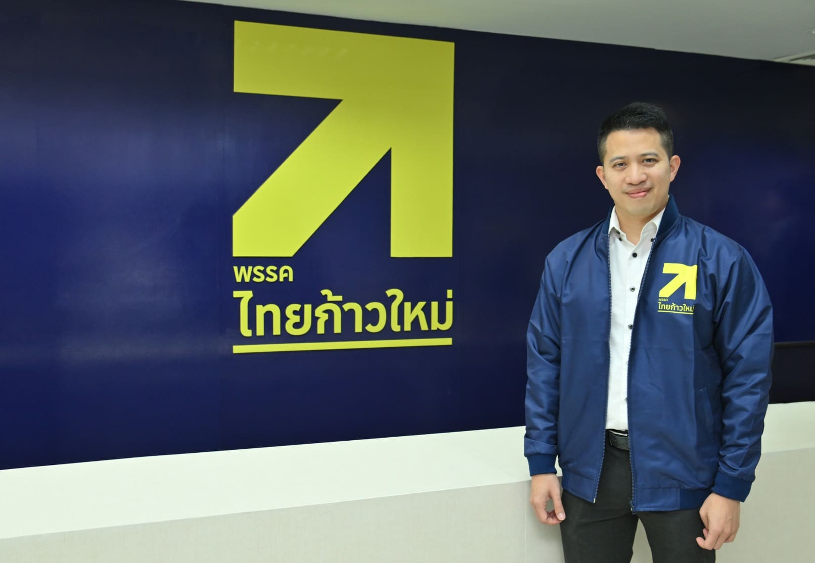 “ไทยก้าวใหม่” เปิดที่ทำการพรรค ปักหมุดเปลี่ยนประเทศไทย ลุยศึกเลือกตั้งทุกจังหวัด