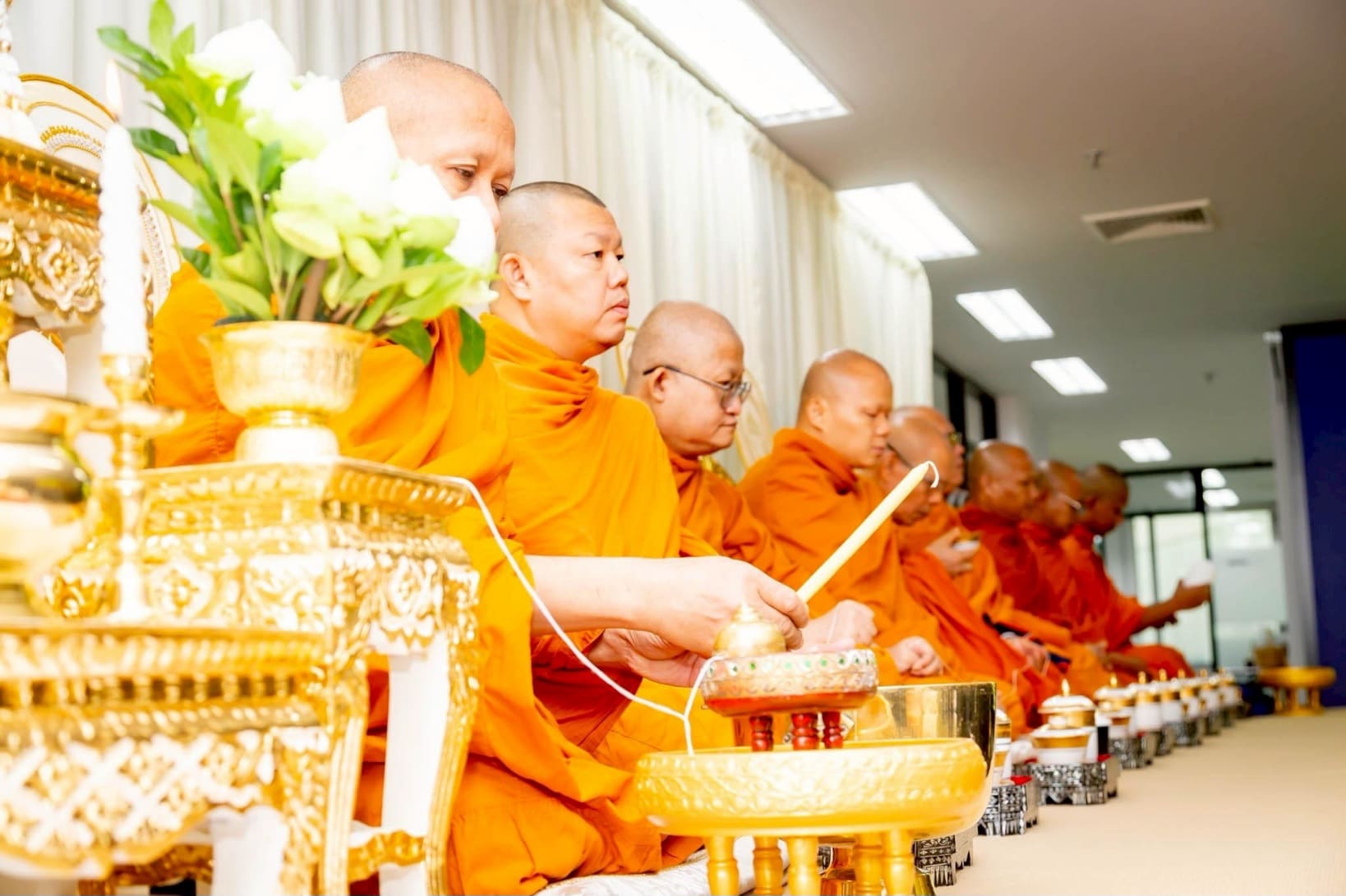 “ดร.เอ้” ทำบุญเปิดที่ทำการพรรคไทยก้าวใหม่ ขอโอกาสเปลี่ยนประเทศตั้งแต่รากฐาน 
ยืนยัน ไม่เล่นการเมืองฉาบฉวย พร้อมทำงานร่วมกับทุกคน ไม่วางเป้าจำนวน สส. แต่จะทำให้ดีที่สุด 