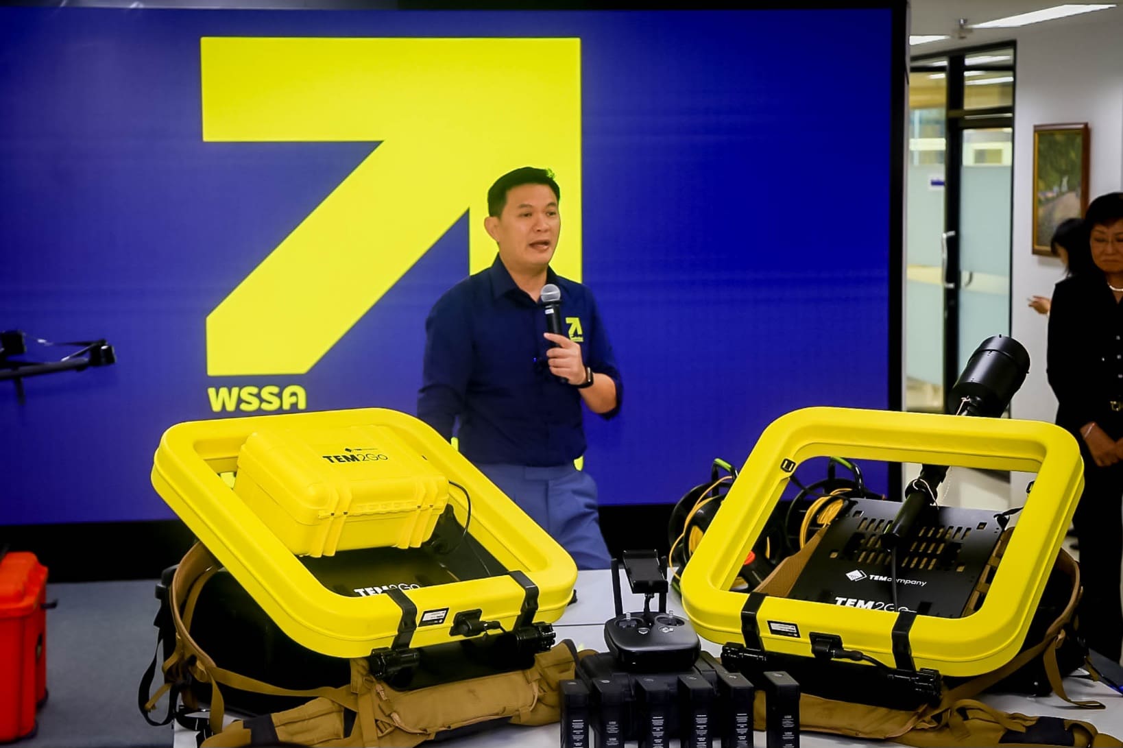 "พรรคไทยก้าวใหม่“ โชว์เทคโนโลยีธรณีฟิสิกส์ ”TEM2Go“ นวัตกรรมสำรวจชั้นใต้ดินแบบเรียลไทม์ หวัง ใช้วางแผนจัดการน้ำได้อย่างแม่นยำ ช่วยพลิกวิกฤต ‘หลาก - แล้ง - จน’ ด้าน ’สุชัชวีร์‘ ผลักดันเป็นนโยบายหลัก ให้ใช้ในไทย เพื่อแก้ปัญหาวิกฤตน้ำในประเทศ