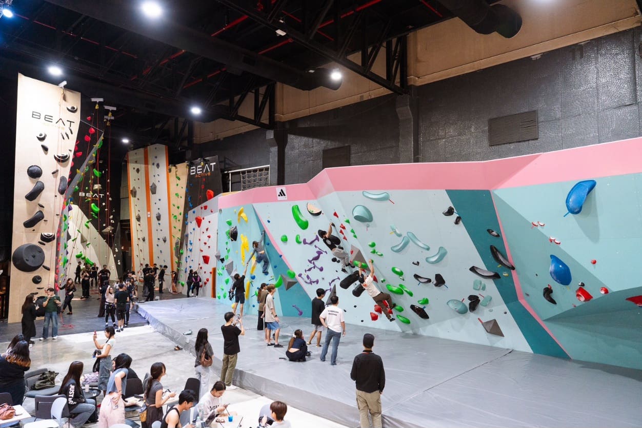 บี๊ท แอคทีฟ ไบเทค บุรี เปิดตัว 2 โซนปีนผาใหม่สุดยิ่งใหญ่ส่งท้ายปี หวังปลุกกระเเสคนชอบปีน ลุยให้สุดทุกความท้าทาย ชู Titan Boulder Olympic Wall หน้าผาใหม่ระดับมาตรฐานโอลิมปิกปารีส เเห่งแรกในเอเชีย  