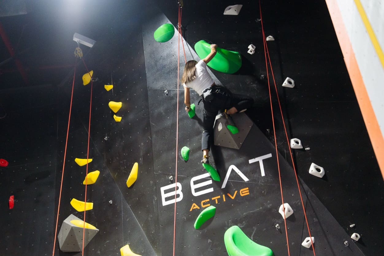 บี๊ท แอคทีฟ ไบเทค บุรี เปิดตัว 2 โซนปีนผาใหม่สุดยิ่งใหญ่ส่งท้ายปี หวังปลุกกระเเสคนชอบปีน ลุยให้สุดทุกความท้าทาย ชู Titan Boulder Olympic Wall หน้าผาใหม่ระดับมาตรฐานโอลิมปิกปารีส เเห่งแรกในเอเชีย  