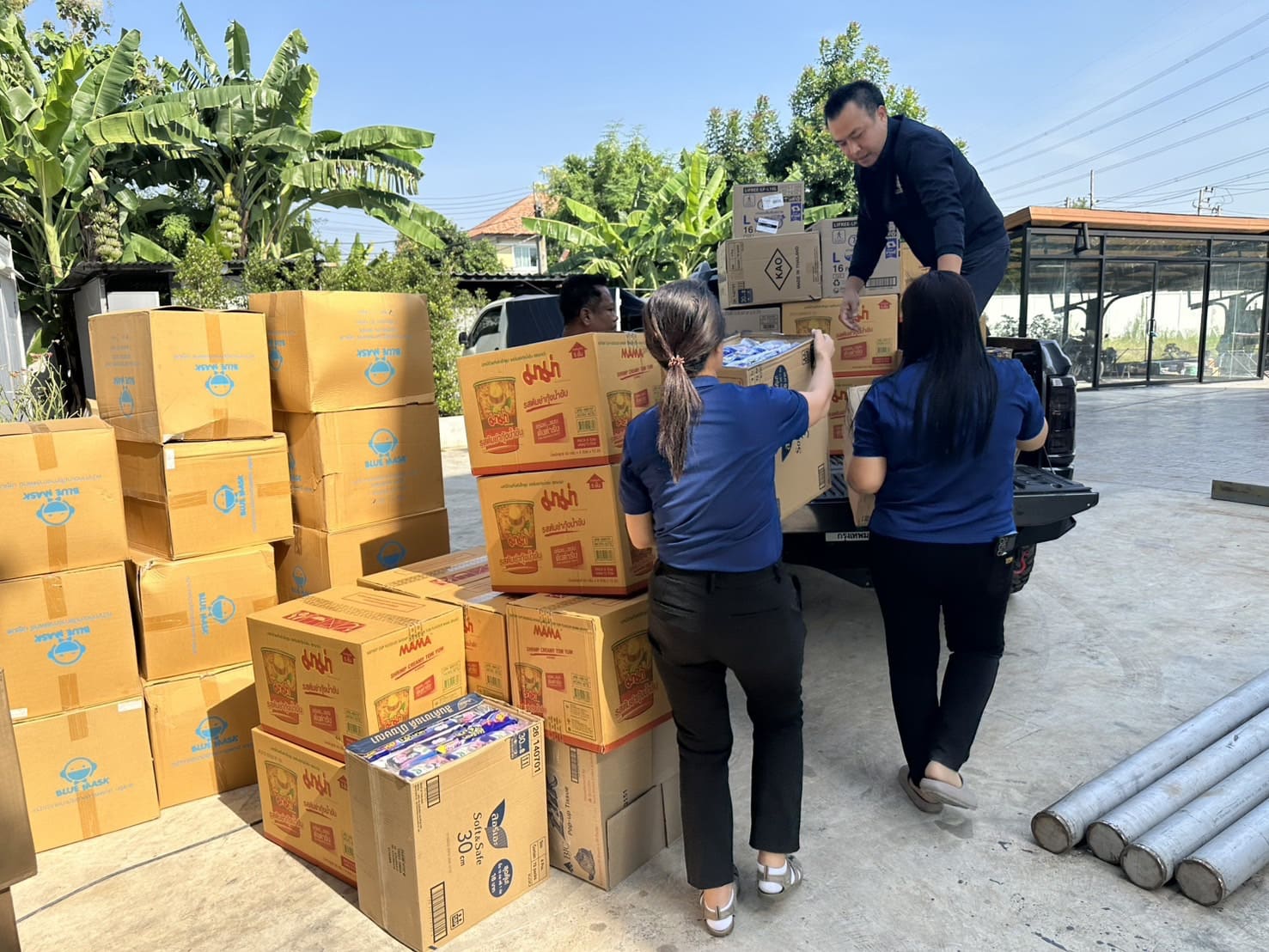 
พรรคไทยก้าวใหม่ พร้อมนำคาราวานเสบียง น้ำดื่ม สิ่งของจำเป็น ลงหาดใหญ่ฟื้นชีวิตหลังวิกฤต
