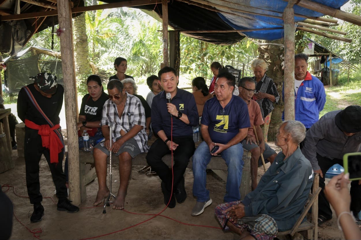 “ดร.เอ้” พบปะกลุ่มชาวบ้าน อ.ชัยบุรี จ.สุราษฎร์ฯ รับฟังปัญหาที่ดินทำกิน พร้อมนำกลับไปปรับเป็นนโยบาย เข้าสู่ คกก.ยุทธศาสตร์พรรค

