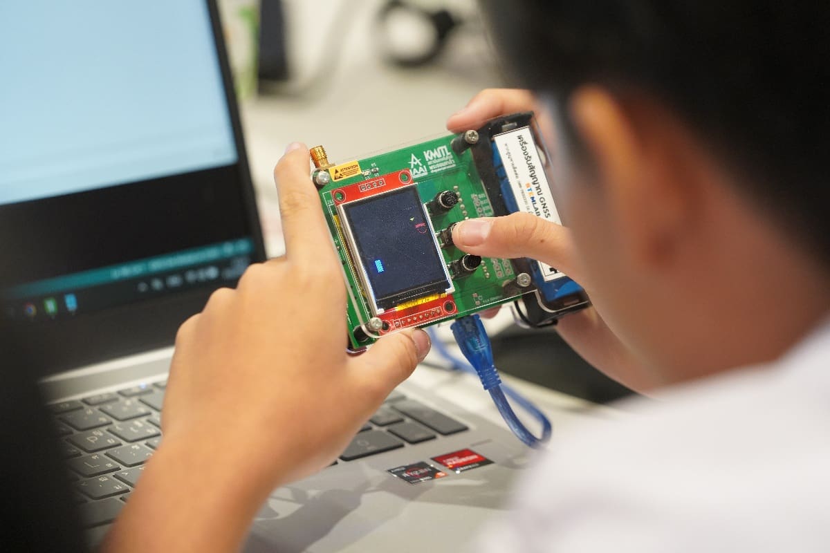 พรรคไทยก้าวใหม่ ปักธงนโยบายพลิกโฉมการศึกษาไทยเปิดตัวคนรุ่นใหม่พร้อมลงสมัคร สส. ทั่วประเทศ