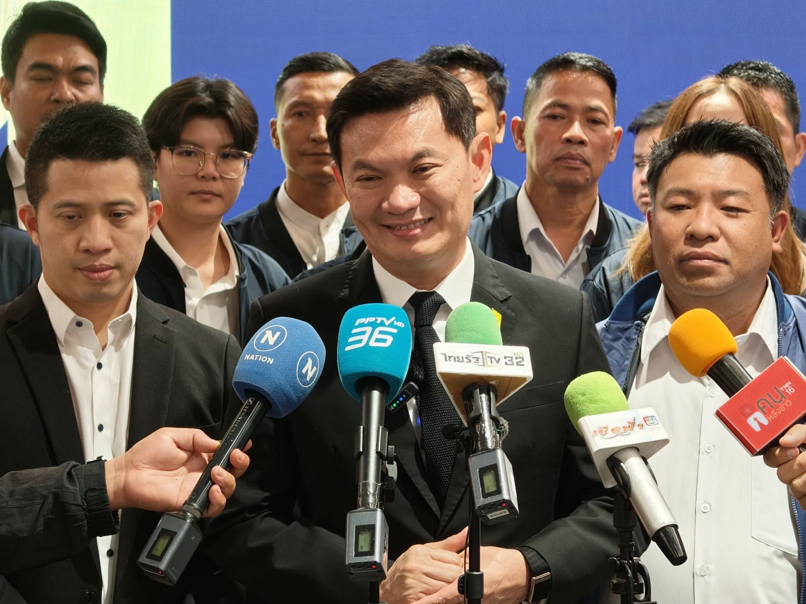 “ดร.เอ้” ซัดรัฐบาล บริหารจัดการน้ําท่วมแบบไม่มีความรู้ ชี้ “ภัยพิบัติ” ต้องกลับมาแก้ที่โครงสร้างวิศวกรรมแบบยั่งยืน ลั่น ถ้าตัวเองเป็นนายกฯ ไม่สูญเสียเท่านี้แน่ อุบ “แคนดิเดต-ครม.” ย้ําผู้สมัครทุกคนมาด้วยอุดมการณ์ โปรไฟล์ดี อยากทําให้ไทยพ้นความยากจน 