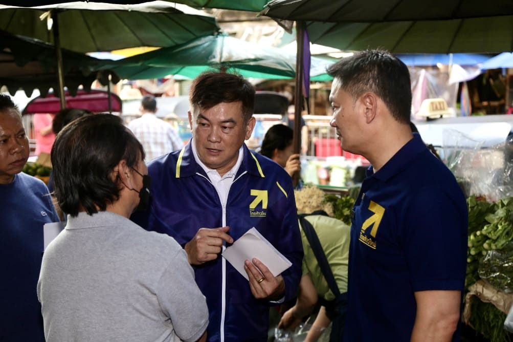 “ดร.เอ้” ลงพื้นที่คลองสาน–วงเวียนใหญ่ ประชาชนร้องหนักปัญหาน้ำท่วม กลัวเหมือนหาดใหญ่–ฝุ่นพิษ ย้ำขอโอกาสพรรคไทยก้าวใหม่ เข้ามาแก้ปัญหากรุงเทพฯ อย่างยั่งยืน ขณะ “ทรงวุฒิ” ย้ำนโยบายธนู 4 ดอก ช่วยคนกรุง