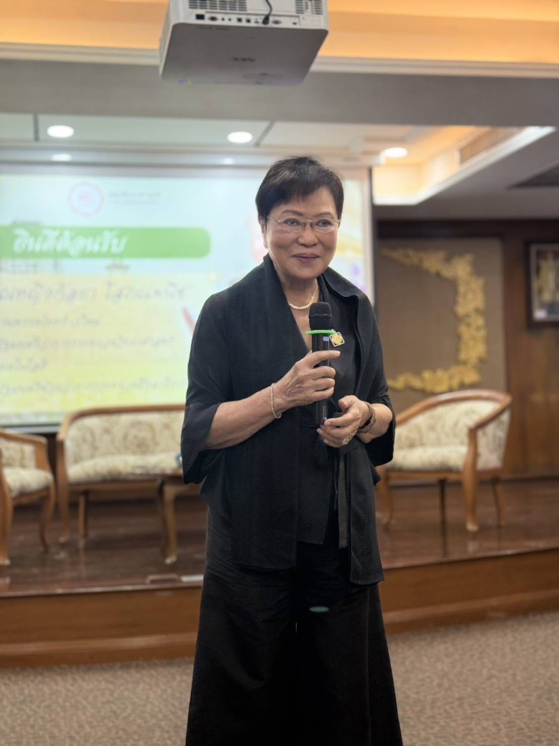 “คุณหญิงกัลยา” พรรคไทยก้าวใหม่ บรรยายพิเศษ ”Unplugged Coding" ให้ นศ.ปริญญาเอก มศว.