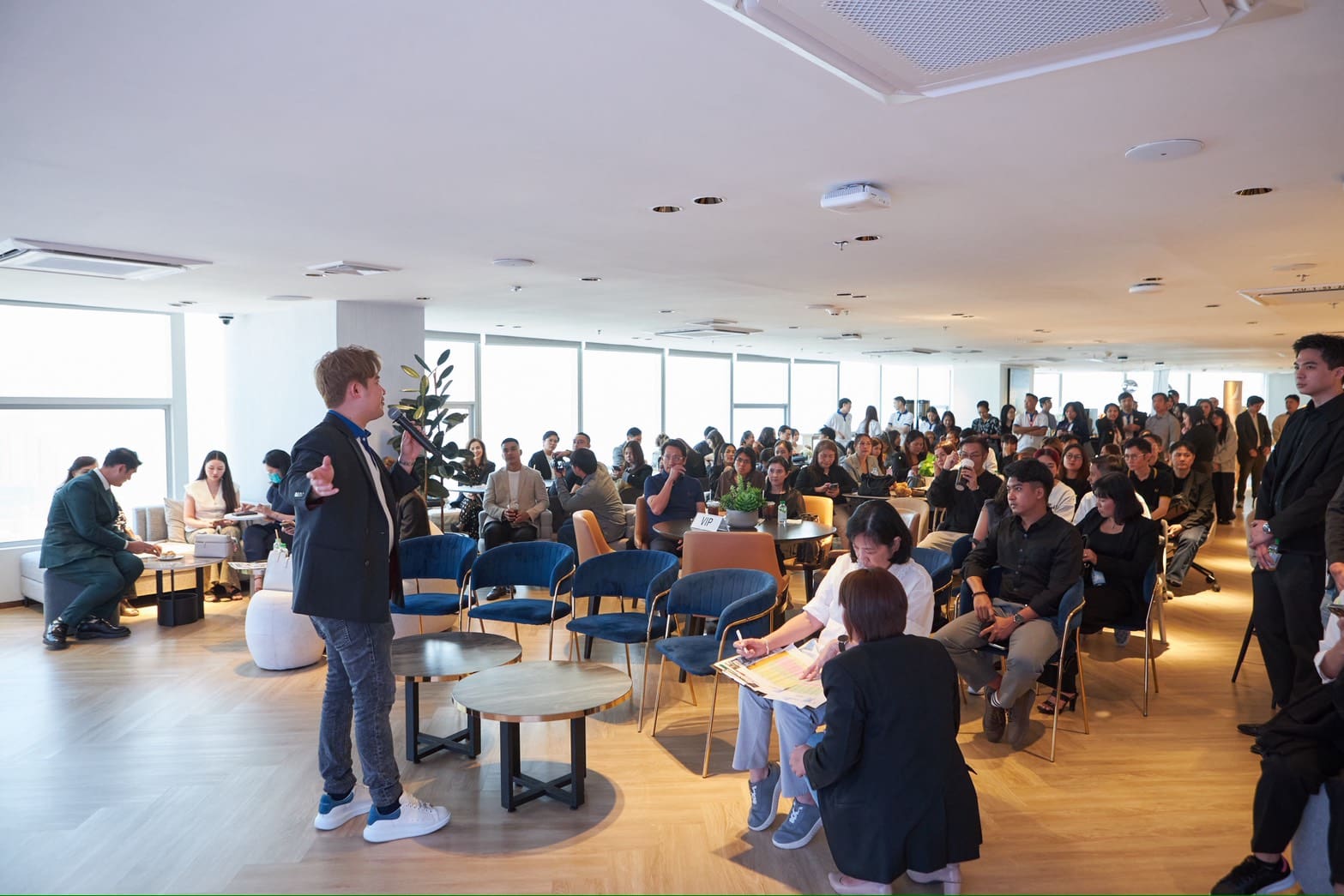 “วีบียอนด์” สร้างปรากฏการณ์เขย่าวงการอสังหาฯ จัดงาน VB GRAND SALE เปิดจองสดผ่านหน้าจอ 3 ชั่วโมง ยอดจองพุ่งเคลียร์สต๊อกในงานกว่า 90%