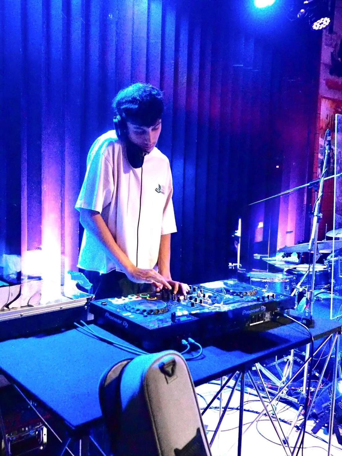 CAT ON THE ROOF สาขาเดียวในกรุงเทพ แฮงค์เอาท์ไลฟ์สไตล์ที่ “เอ็ม บี เค เซ็นเตอร์” เท่านั้น
ดื่มด่ำรสชาติแห่งความสุข เครื่องดื่ม อาหาร เสน่ห์แห่งเสียงเพลงในบรรยากาศสนุกสุดชิล