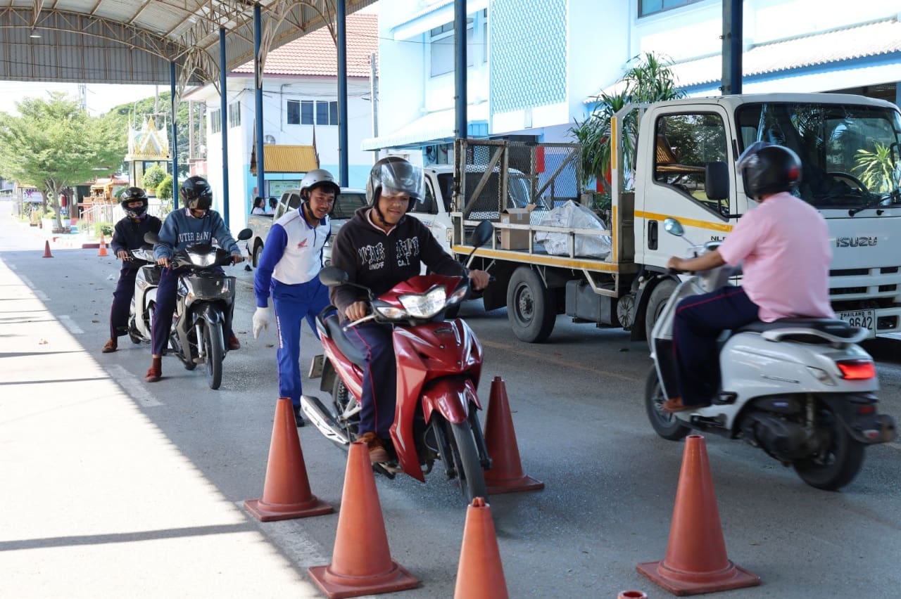 ที ลีสซิ่ง จับมือ จ.เจริญชัย มอเตอร์ส กรุ๊ป เดินหน้ายกระดับความปลอดภัยบนท้องถนน อบรม “Smart Rider ขับขี่ปลอดภัย หัวใจรักษ์โลก” โรงเรียนบางปะหัน จ.พระนครศรีอยุธยา