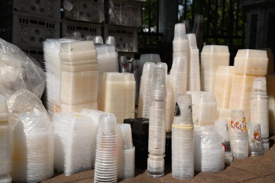 กทม. ร่วมกับ SCGC สร้างเมืองต้นแบบ “ไม่เทรวม” คัดแยกขยะตั้งแต่ต้นทาง
เปลี่ยนพลาสติกใช้แล้ว สู่ “เก้าอี้รักษ์โลก” ด้วยนวัตกรรมรีไซเคิล