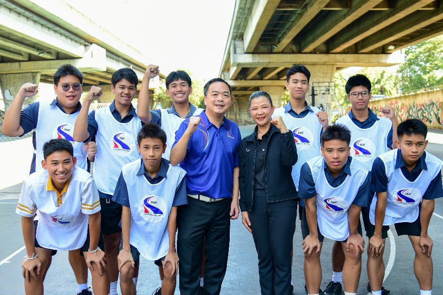 กทพ. พลิกโฉมใต้ทางด่วนฉลองรัช! เปิด “ลานสร้างสุขพิเศษ รวมใจ โดย การทางพิเศษฯ” ชู สนามบาสเกตบอล สร้างสุขภาพดีให้กับชุมชน ชวน 2 นักยัดห่วงทีมชาติไทยร่วมสร้างแรงบันดาลใจทางกีฬา
