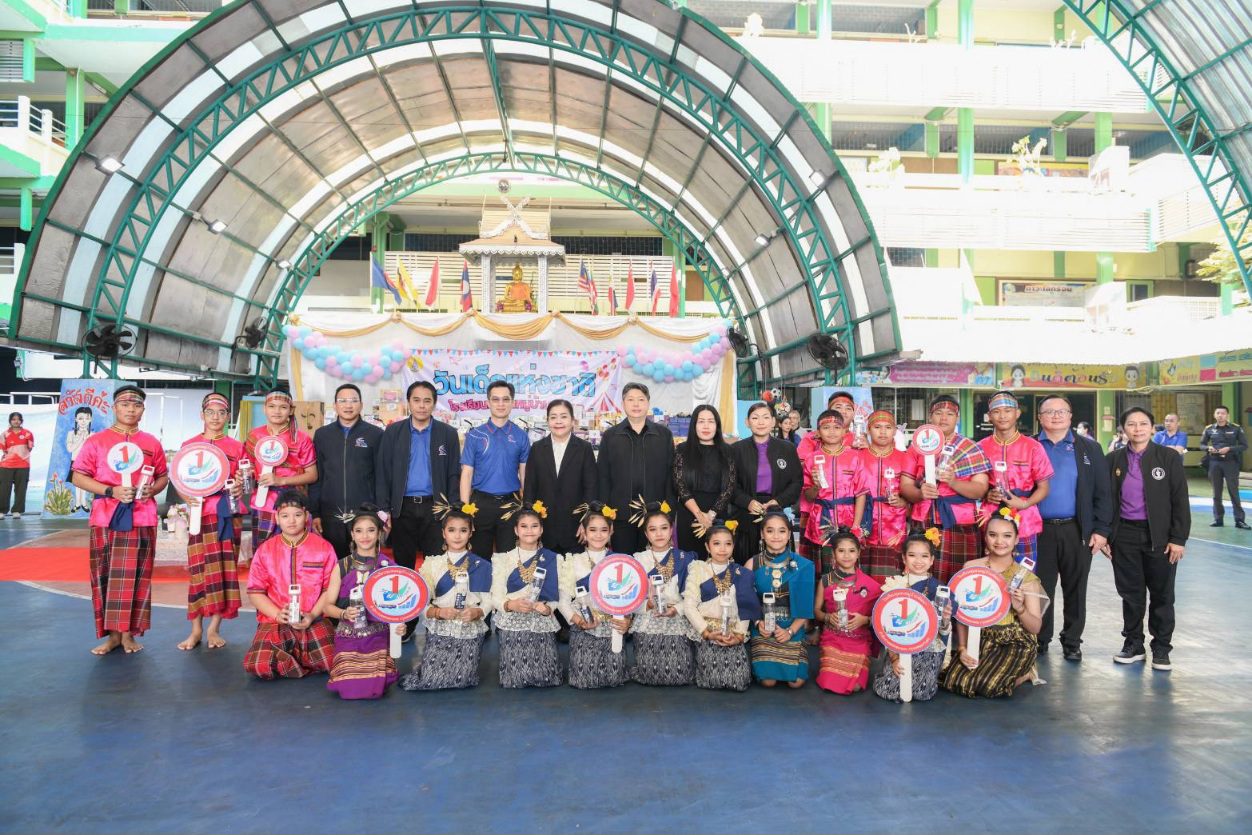 กทพ. จัดกิจกรรม “แบ่งปันรอยยิ้ม แด่น้องริมทางด่วน” ประจำปีงบประมาณ 2569
มอบทุนการศึกษา–พัฒนาสภาพแวดล้อมโรงเรียนใกล้ทางพิเศษเฉลิมมหานคร
