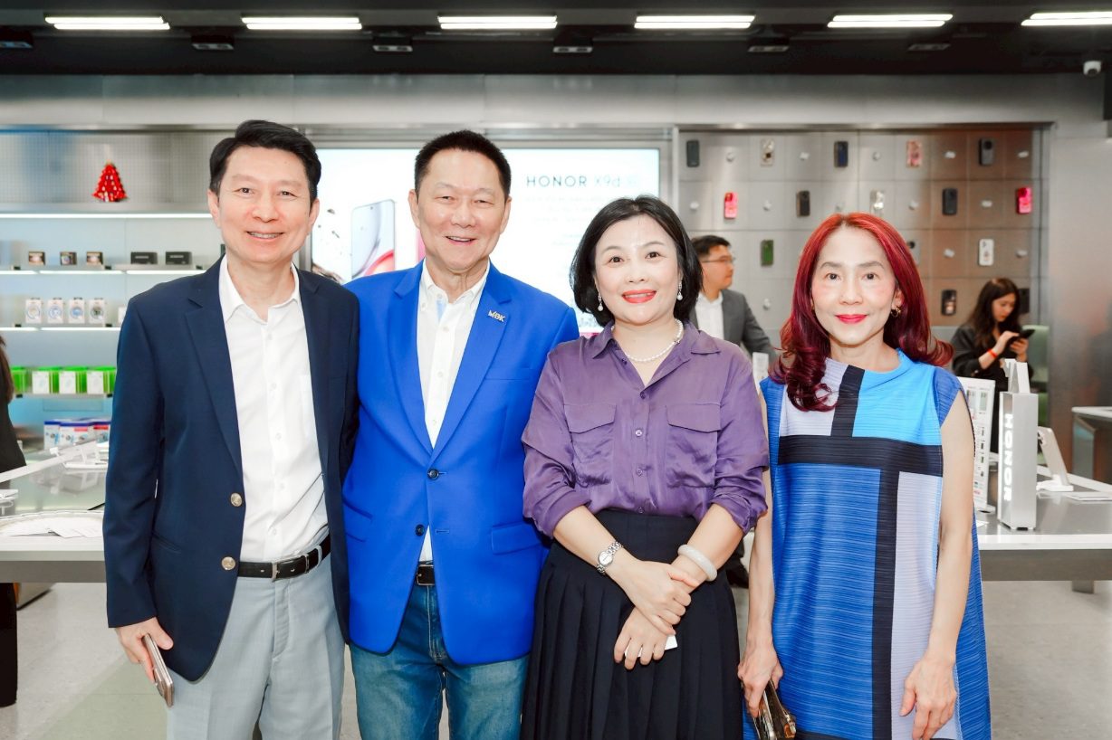 MBK Center ฉลองเปิดตัว HONOR Authorized Service Center แห่งแรกในไทย ใหญ่ที่สุดในไทยและอาเซียน
ตอกย้ำการเป็นศูนย์การค้าฯที่เป็นศูนย์กลางไลฟ์สไตล์และเทคโนโลยี ที่แบรนด์ระดับโลกให้ความเชื่อมั่น 
