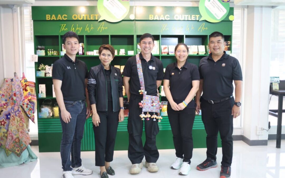 ผู้จัดการ ธ.ก.ส. เยี่ยมสวนละมุดแปลงใหญ่สุโขทัยพร้อมขับเคลื่อน BAAC Outlet สินค้าคุณภาพจากเกษตรกร ที่ ธ.ก.ส. ทุกสาขา