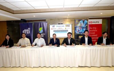 กรุงเทพฯ (11 กุมภาพันธ์ 2569) – กรุงศรี (ธนาคารกรุงศรีอยุธยา จำกัด (มหาชน) และบริษัทในเครือ) ร่วมมือกับมิตซูบิชิ ยูเอฟเจ ไฟแนนเชียล กรุ๊ป (MUFG) สถาบันการเงินที่ใหญ่ที่สุดในญี่ปุ่นและกลุ่มสถาบันการเงินชั้นนำของโลก กระทรวงการค้าและอุตสาหกรรม (Department of Trade and Industry: DTI) ของประเทศฟิลิปปินส์ และ Security Bank ธนาคารชั้นนำในประเทศฟิลิปปินส์ ลงนามบันทึกข้อตกลงและความเข้าใจ (MOU) เดินหน้าเสริมสร้างระบบนิเวศสตาร์ทอัพ และขับเคลื่อนการเติบโตทางเศรษฐกิจดิจิทัลในภูมิภาคอาเซียน พร้อมด้วยเครือข่ายพันธมิตร ได้แก่ MUFG Innovation Partners (MUIP) บริษัทร่วมลงทุน (Corporate Venture Capital: CVC) ในเครือ MUFG และ กรุงศรี ฟินโนเวต บริษัทร่วมลงทุนในเครือกรุงศรี นายบุนเซอิ โอคุโบะ ประธานกลุ่มธุรกิจธนกิจพาณิชย์เกี่ยวกับญี่ปุ่น ธนาคารกรุงศรีอยุธยา จำกัด (มหาชน) กล่าวว่า “กรุงศรีมุ่งมั่นสนับสนุนการขยายธุรกิจของบริษัทญี่ปุ่นและไทยในภูมิภาคอาเซียนมาอย่างต่อเนื่อง โดยปัจจุบันมีบริษัทญี่ปุ่นมากกว่า 1,600 แห่งดำเนินธุรกิจอยู่ในประเทศฟิลิปปินส์ ครอบคลุมหลากหลายอุตสาหกรรม พร้อมแนวโน้มการเข้ามาของสตาร์ทอัพที่นำเทคโนโลยีใหม่ๆ เช่น การเปลี่ยนผ่านสู่ดิจิทัลและความยั่งยืน รวมถึงการลงทุนจากภาคธุรกิจไทยที่เพิ่มขึ้นอย่างต่อเนื่อง ซึ่งนอกเหนือจาก “Krungsri ASEAN LINK” บริการที่ปรึกษาทางธุรกิจเพื่อสนับสนุนลูกค้าในการขยายธุรกิจสู่ตลาดอาเซียน และการจัดงาน Japan-ASEAN Startup Business Matching Fair อย่างต่อเนื่องแล้ว ความร่วมมือครั้งนี้นับเป็นอีกหนึ่งก้าวสำคัญของกรุงศรีและพันธมิตรที่จะช่วยพัฒนาระบบนิเวศสตาร์ทอัพระดับอาเซียน เพื่อสร้างโอกาสใหม่ๆ ในการขับเคลื่อนการเติบโตของเศรษฐกิจดิจิทัลของฟิลิปปินส์ และส่งเสริมการพัฒนาร่วมกันอย่างยั่งยืนในระยะยาว” นายมาซามิ โยชิทาเกะ, Managing Director, Country Head of Philippines, MUFG Bank, Ltd. กล่าวว่า “ความมุ่งมั่นในการผลักดันนวัตกรรมและความร่วมมือทางเศรษฐกิจข้ามพรมแดน คือรากฐานของการเติบโตในระยะยาว ความร่วมมือครั้งนี้สะท้อนบทบาทของญี่ปุ่น ฟิลิปปินส์ และไทยในการร่วมกันสร้างโอกาสให้สตาร์ทอัพเข้าถึงตลาด ความรู้ และเครือข่ายระดับภูมิภาค โดย MUFG พร้อมสนับสนุนการเติบโตอย่างยั่งยืนของระบบนิเวศผู้ประกอบการในอาเซียน และทำหน้าที่เป็นประตูเชื่อมโยงทุน ความเชี่ยวชาญ และเทคโนโลยี เพื่อขับเคลื่อนความสำเร็จร่วมกันในอนาคต” นายฮิโรฟุมิ อุเมโนะ, Board Director, Executive Vice President and Alliance Segment Head, Security Bank กล่าวว่า “ความมุ่งมั่นนี้สะท้อนถึงพันธสัญญา BetterBanking ของ Security Bank ในการสร้างคุณค่า มอบประสบการณ์ที่มีความหมาย และเปิดโอกาสให้ภาคธุรกิจสามารถเติบโตได้อย่างเข้มแข็ง เป้าหมายร่วมกันของเราคือการเปลี่ยนความร่วมมือให้เกิดผลลัพธ์ที่เป็นรูปธรรม ซึ่งจะช่วยเสริมสร้างความแข็งแกร่งให้กับอุตสาหกรรม และขับเคลื่อนการเติบโตอย่างยั่งยืนในระยะยาวทั้งในภูมิภาคเอเชียและในระดับโลก” นายจอห์น แครี่ อ็อง, Executive Vice President and Wholesale Banking Segment Head, Security Bank กล่าวว่า “Security Bank ภูมิใจที่ได้ร่วมมือกับกระทรวงส่งเสริมการค้าระหว่างประเทศ (DTI) รวมถึงพันธมิตรทางการเงินระดับภูมิภาคและระดับโลกจากญี่ปุ่นและไทย ซึ่งแต่ละองค์กรต่างมีจุดแข็งเฉพาะตัว ไม่ว่าจะเป็นความเป็นผู้นำเชิงนโยบาย เครือข่ายระดับโลก ความเชี่ยวชาญด้านนวัตกรรม และประสบการณ์ที่แข็งแกร่งในธุรกิจฟินเทค เมื่อร่วมมือกันจุดแข็งเหล่านี้ยิ่งทวีคูณ นอกจากนี้ ความร่วมมือนี้ยังสอดคล้องกับพันธสัญญาของธนาคาร BetterBanking ที่มุ่งสร้างคุณค่าและเปิดโอกาสสู่การเติบโต ภายใต้ความร่วมมือนี้ Security Bank มีบทบาทสำคัญในการเชื่อมโยงสตาร์ทอัพกับองค์กรขนาดใหญ่ สนับสนุนโครงการ ความร่วมมือ และการลงทุน เพื่อนำไปสู่การขยายผลและสนับสนุนการแข่งขันทางธุรกิจได้อย่างยั่งยืน” ผู้ช่วยรัฐมนตรี ไนลา ริซซา โบทิสตา, Supervising Head of Competitiveness and Innovation Group, Department of Trade and Industry (DTI) of the Philippines กล่าวว่า “MOU นี้จะช่วยส่งเสริมความร่วมมือด้านสตาร์ทอัพระหว่างฟิลิปปินส์ ญี่ปุ่น ไทย และประเทศอื่นๆ ในอาเซียน กระทรวงส่งเสริมการค้าระหว่างประเทศ (DTI) และพันธมิตรจะสนับสนุนการเข้าถึงตลาด การแลกเปลี่ยนสตาร์ทอัพ โครงการส่งเสริมการเติบโต (Accelerator programs) และกิจกรรมจับคู่ธุรกิจ พร้อมทั้งเสริมบทบาทของ AI and Startup Center ในฐานะศูนย์กลางนวัตกรรมระดับภูมิภาค ข้อตกลงนี้จึงเป็นเวทีความร่วมมือระยะยาว ที่จะเชื่อมตลาด ขยายโอกาส และผลักดันนวัตกรรมทั่วทั้งภูมิภาค” นายอัตซึชิ อิชิฮารา, Deputy CEO of MUFG Innovation Partners (MUIP) กล่าวว่า “MUIP มุ่งมั่นที่จะขับเคลื่อนนวัตกรรมแบบเปิดและส่งเสริมความร่วมมือที่มีความหมายระหว่างสตาร์ทอัพและกลุ่มธุรกิจของ MUFG ในระดับโลก ภายใต้ MOU ฉบับนี้ เราหวังเป็นอย่างยิ่งว่าจะได้ร่วมสร้างเรื่องราวความสำเร็จใหม่ๆ ระหว่างฟิลิปปินส์ ไทย และญี่ปุ่น เพื่อเสริมพลังให้ผู้ประกอบการ เร่งการสร้างนวัตกรรม และร่วมกันสร้างระบบนิเวศที่เข้มแข็งและเชื่อมโยงถึงกัน ซึ่งจะก่อให้เกิดผลกระทบที่ยั่งยืนทั่วเอเชียและในระดับโลก” ด้านนางสาวปาลิดา อธิศพงศ์ รักษาการกรรมการผู้จัดการ บริษัท กรุงศรี ฟินโนเวต จำกัด กล่าวว่า “Krungsri Finnovate เชื่อว่าการสร้างระบบนิเวศสตาร์ทอัพที่แข็งแกร่ง ต้องเริ่มจากการเชื่อมโยงนวัตกรรมเข้ากับโอกาสทางธุรกิจจริง ความร่วมมือในครั้งนี้จะช่วยเปิดประตูให้สตาร์ทอัพจากฟิลิปปินส์ ไทย และอาเซียน สามารถเข้าถึงตลาด เงินทุน และเครือข่ายระดับภูมิภาค เพื่อขยายธุรกิจและสร้างผลกระทบเชิงบวกต่อเศรษฐกิจดิจิทัลอย่างยั่งยืน” ทั้งนี้ การลงนามในข้อตกลงความร่วมมือดังกล่าวจัดขึ้นเมื่อเร็วๆ นี้ ณ กรุงมะนิลา ประเทศฟิลิปปินส์ โดย มุ่งเน้น 3 ด้านหลัก ได้แก่ (1) การส่งเสริมสตาร์ทอัพฟิลิปปินส์ในการขยายธุรกิจสู่ตลาดสากลผ่านเครือข่ายที่แข็งแกร่งของกรุงศรีและ MUFG (2) การพัฒนาศักยภาพผู้ประกอบการผ่านกิจกรรมต่างๆ อาทิ โครงการ Accelerator Program และ Exchange Program เพื่อยกระดับองค์ความรู้และทักษะในการบริหารจัดการธุรกิจอย่างยั่งยืน และ (3) การจัดกิจกรรม Business Matching ระดับนานาชาติ เพื่อสร้างโอกาสด้านการลงทุนและความร่วมมือทางธุรกิจให้แก่สตาร์ทอัพทั้งในฟิลิปปินส์และภูมิภาคอาเซียน