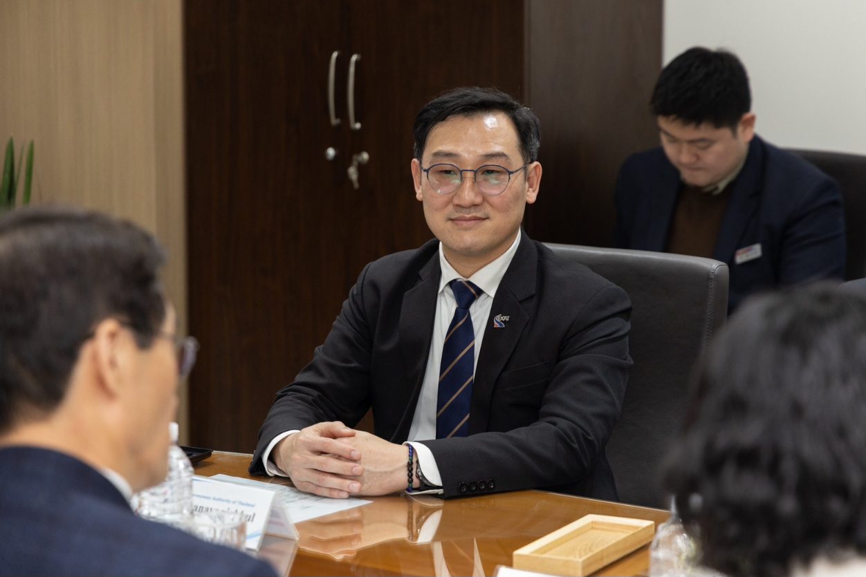 กทพ. จับมือ Korea Expressway Corporation ลงนามความร่วมมือเชิงวิชาการและการวิจัยในด้านการพัฒนางานหรือโครงการที่เกี่ยวข้องกับการขนส่งทางถนน การดำเนินธุรกิจทางพิเศษ