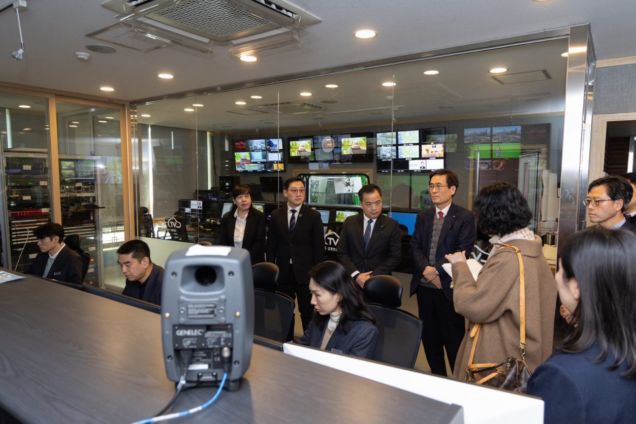 กทพ. จับมือ Korea Expressway Corporation ลงนามความร่วมมือเชิงวิชาการและการวิจัยในด้านการพัฒนางานหรือโครงการที่เกี่ยวข้องกับการขนส่งทางถนน การดำเนินธุรกิจทางพิเศษ