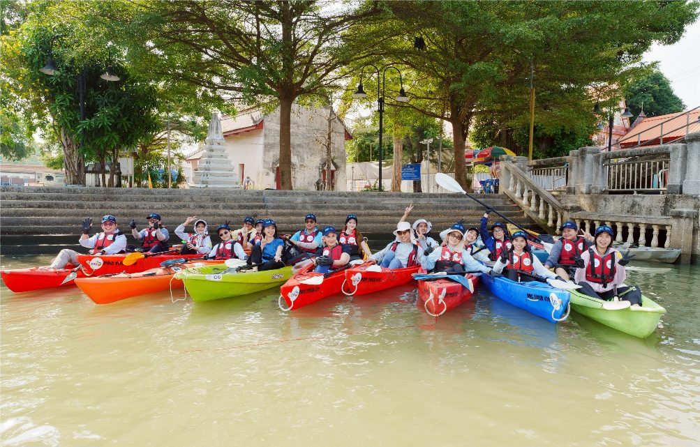 ไอ.ซี.ซี. รวมพลังพนักงาน พายเรือคายัคเก็บขยะฟื้นฟูคลองรอบวัดชลอ
ลดก๊าซเรือนกระจกสู่สังคมคาร์บอนต่ำ