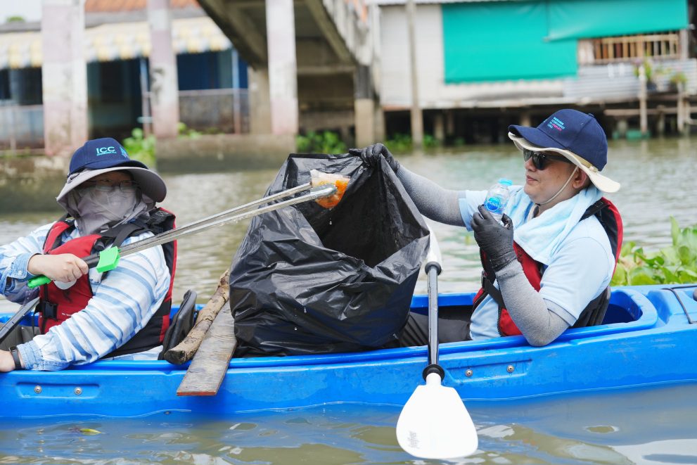 ไอ.ซี.ซี. รวมพลังพนักงาน พายเรือคายัคเก็บขยะฟื้นฟูคลองรอบวัดชลอ
ลดก๊าซเรือนกระจกสู่สังคมคาร์บอนต่ำ