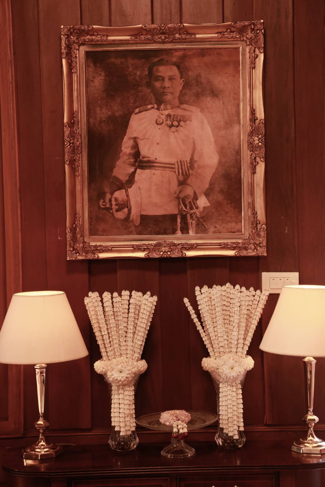 BAM เดินหน้ากลยุทธ์เชิงรุก พลิกฟื้นทรัพย์รอขายสู่คุณค่าที่ยั่งยืน
ผนึกกำลังอาศรมศิลป์ คืนชีวิต “บ้านพระพิทักษ์” บ้านไม้สองชั้นอายุ 88 ปี
ฟื้นย่านเมืองเก่า สร้างต้นแบบการพัฒนาด้วยเศรษฐกิจสร้างสรรค์
มอบโอกาสใหม่ให้ชุมชนและเมือง