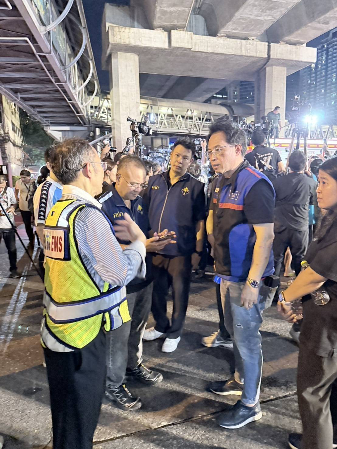 ทิพยประกันภัย ลงพื้นที่ดูแลผู้ประสบเหตุรถเมล์ถูกรถไฟชน พร้อมเยียวยาผู้บาดเจ็บและครอบครัวผู้เสียชีวิต
