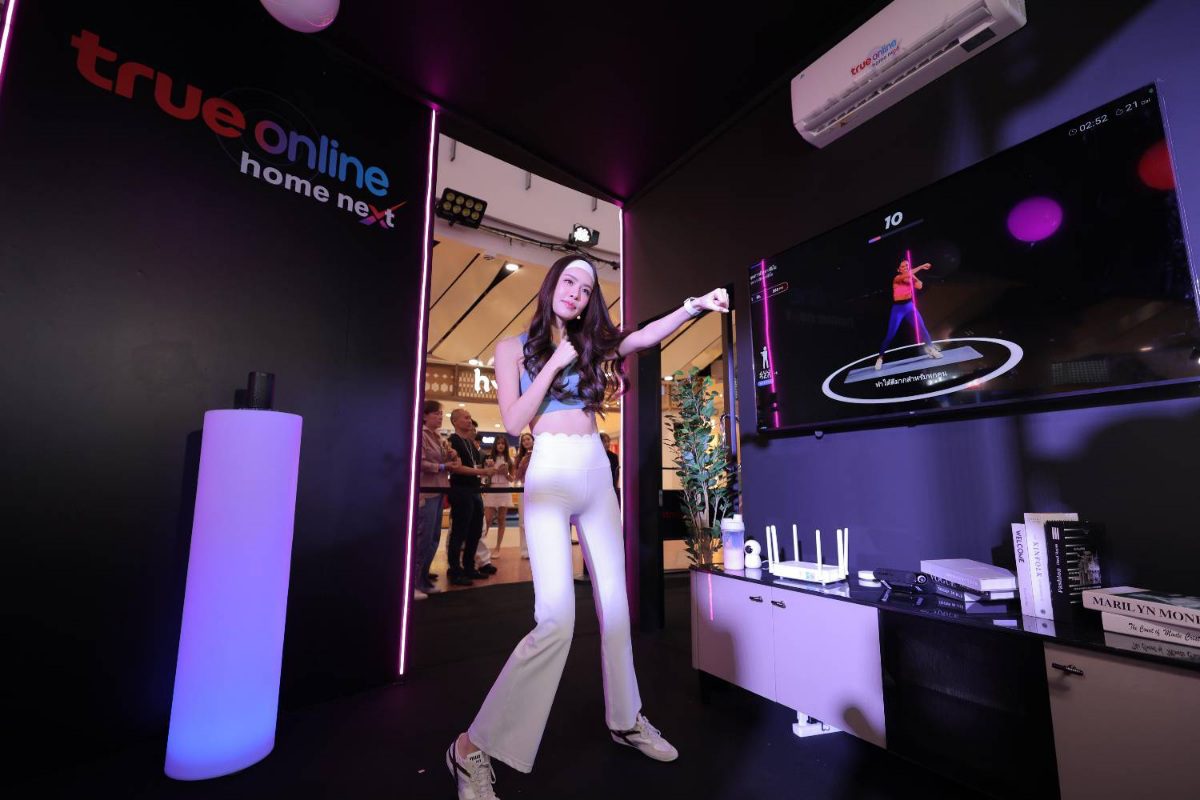 “เฮ้ เอมี่...ดูแลบ้านให้ด้วย!” ทรูออนไลน์ พลิกบทบาทจากเน็ตบ้านสู่ AI Smart Home รายแรกในไทย
เปิดตัว “TrueOnline Home Next” ผสานเน็ตบ้านคุณภาพ – อุปกรณ์ IoT อัจฉริยะ – AI
ชู TrueX Home Hub ศูนย์กลางควบคุมบ้านอัจฉริยะ พร้อม “เอมี่” ผู้ช่วยอัจฉริยะ เพื่อนรู้ใจคนในบ้าน