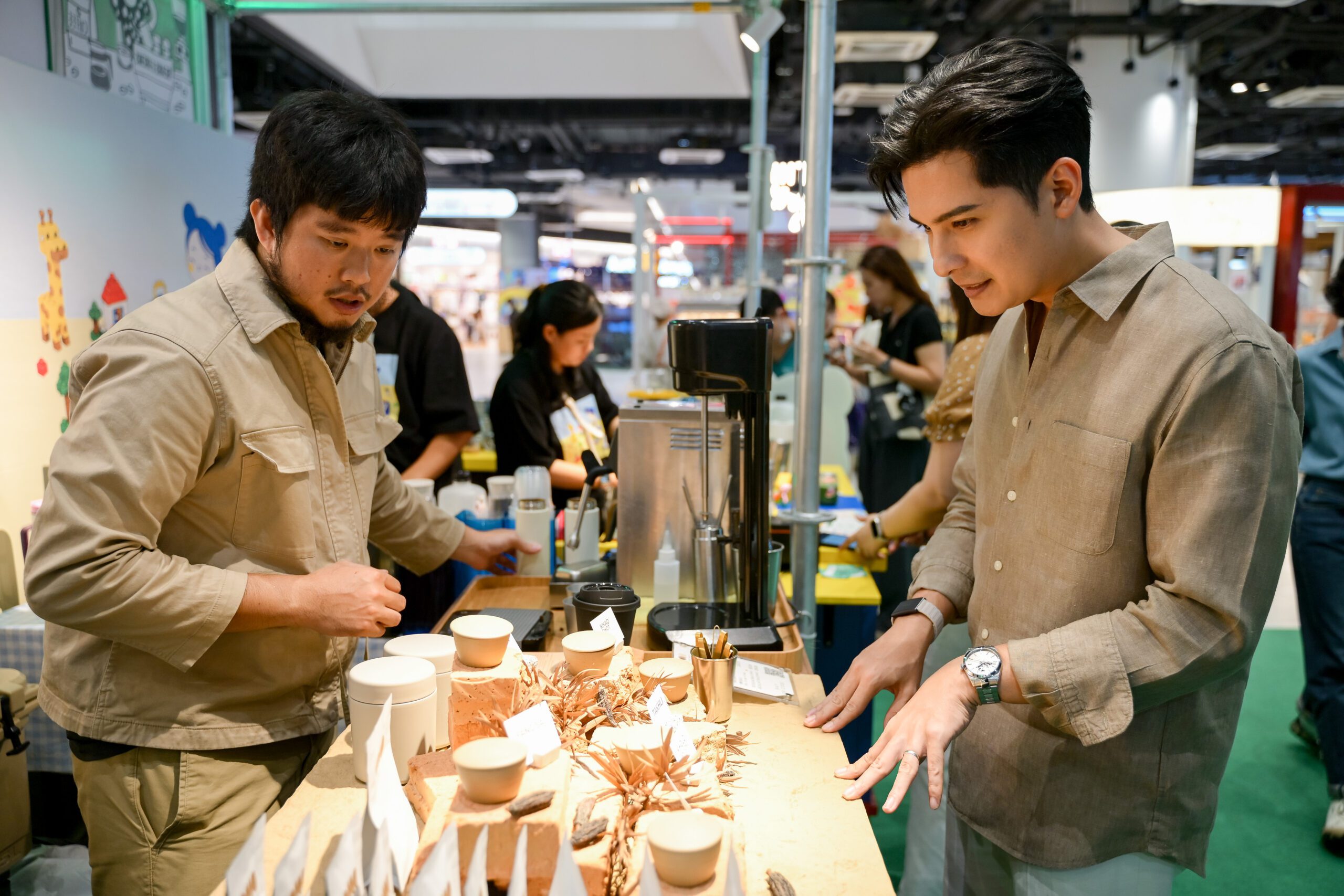 TRUE DIGITAL PARK BEANS & BREWS VOLUME 3 “Every Sip Tells a Story” งานกาแฟและมัทฉะสุดคราฟท์ ที่ชวนทุกคนออกเดินทางผ่านรสชาติ เรื่องราว 
และแรงบันดาลใจในทุกการจิบ 27–31 พ.ค. 69 ณ EAST EVENTERY ชั้น 1, True Digital Park ฝั่ง East