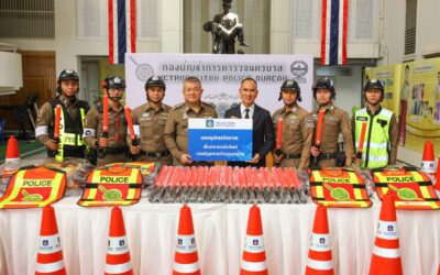 วิริยะประกันภัย มอบอุปกรณ์อำนวยการจราจร 600 ชิ้น เสริมภารกิจ บช.น.