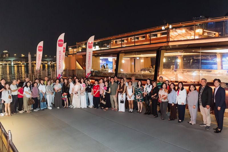 เมืองไทยประกันชีวิต จัดกิจกรรม Muang Thai Exclusive Event Dining on Okura Cruise แก่สมาชิกเมืองไทยสไมล์คลับ
