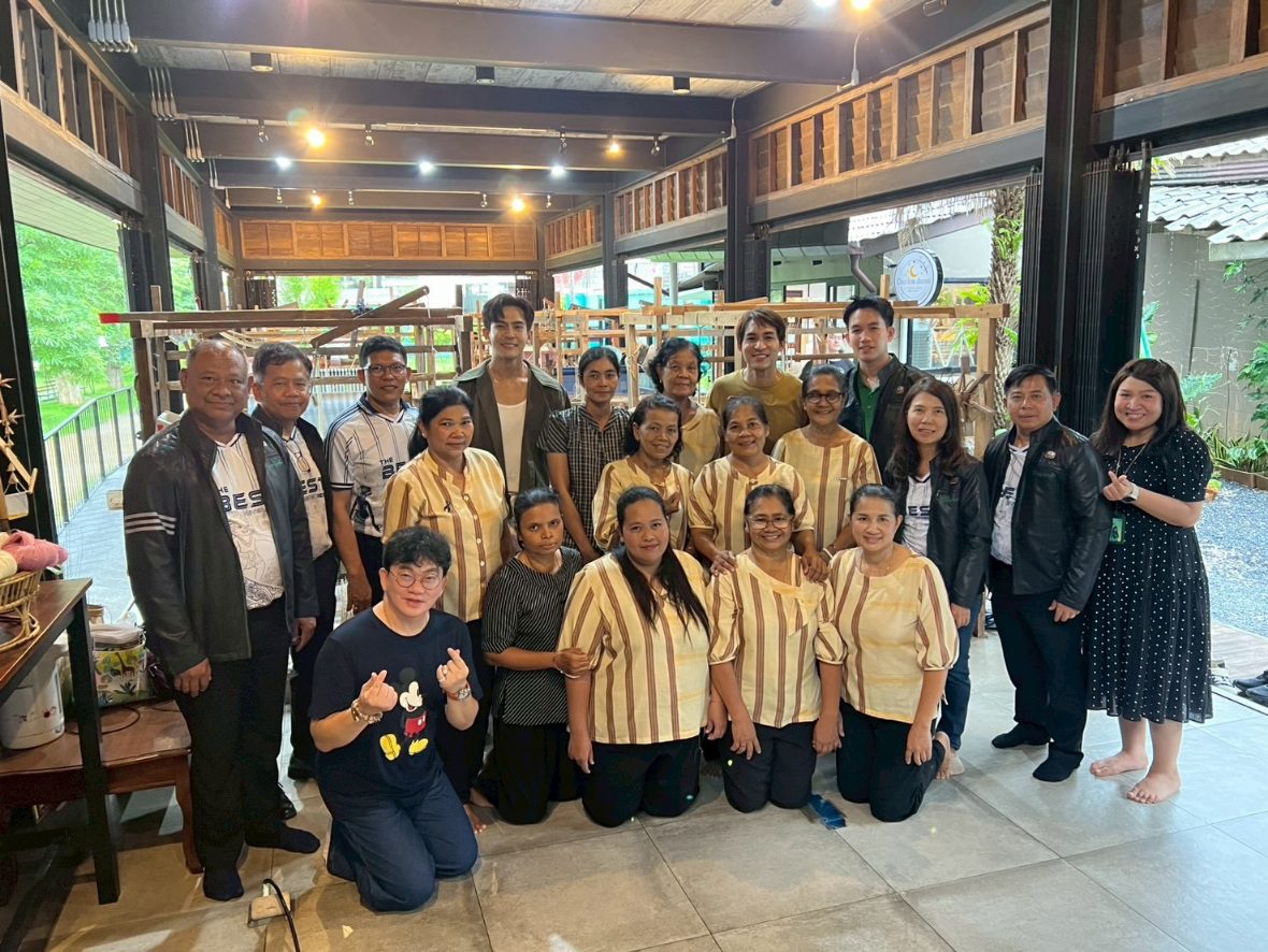 ธ.ก.ส. ชวนชมรายการหอมแผ่นดิน กลิ่นไอเกษตร บุกจังหวัดตรัง ชมการทำผ้าทอนาหมื่นศรี มรดกภูมิปัญญากว่า 200 ปี