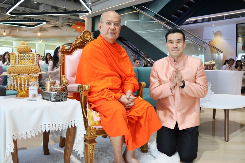 FWD ประกันชีวิต จัดพิธีทำบุญเนื่องในโอกาสครบรอบ 13 ปี ของการดำเนินธุรกิจในประเทศไทย