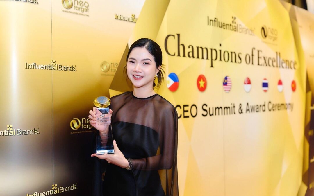 FWD ประกันชีวิต รับรางวัล Outstanding Brands Awards 5 ปีซ้อน ตอกย้ำพลังแบรนด์ที่ไม่หยุดนิ่งพร้อมเติบโตอย่างต่อเนื่อง
