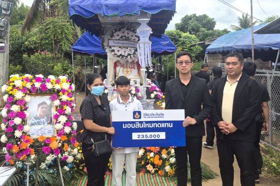 วิริยะประกันภัย มอบสินไหมทดแทน อุบัติเหตุหินขนาดใหญ่ร่วงใส่รถกระบะ บริเวณถนนสายเถิน-ลี้