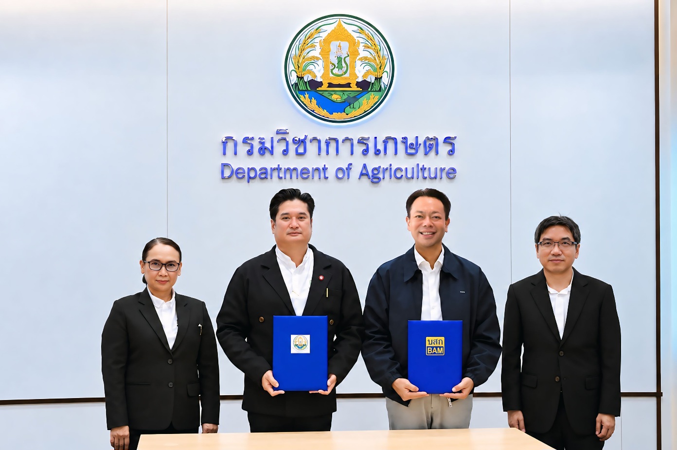 BAM จับมือกรมวิชาการเกษตร ลงนาม MOU
เปิดโอกาสเข้าถึงที่อยู่อาศัย พร้อมสร้างทางออกด้านหนี้ เพื่อคุณภาพชีวิตที่มั่นคงของบุคลากร
